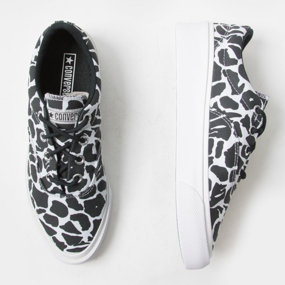 Black White  Low Top Converse - Picture 6 of 15